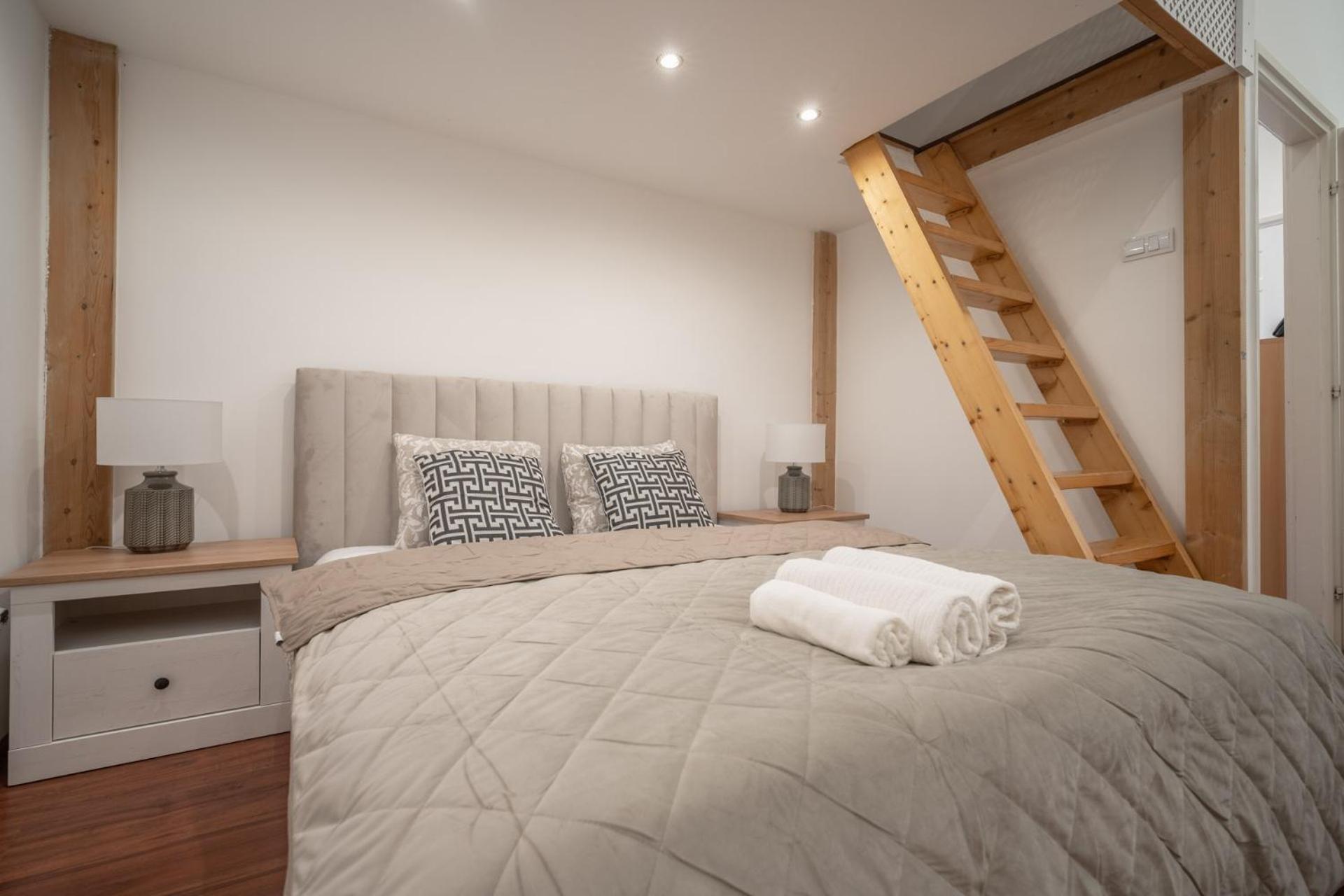 Deluxe And Cozy City Center Suite For 8Ppl ブダペスト エクステリア 写真